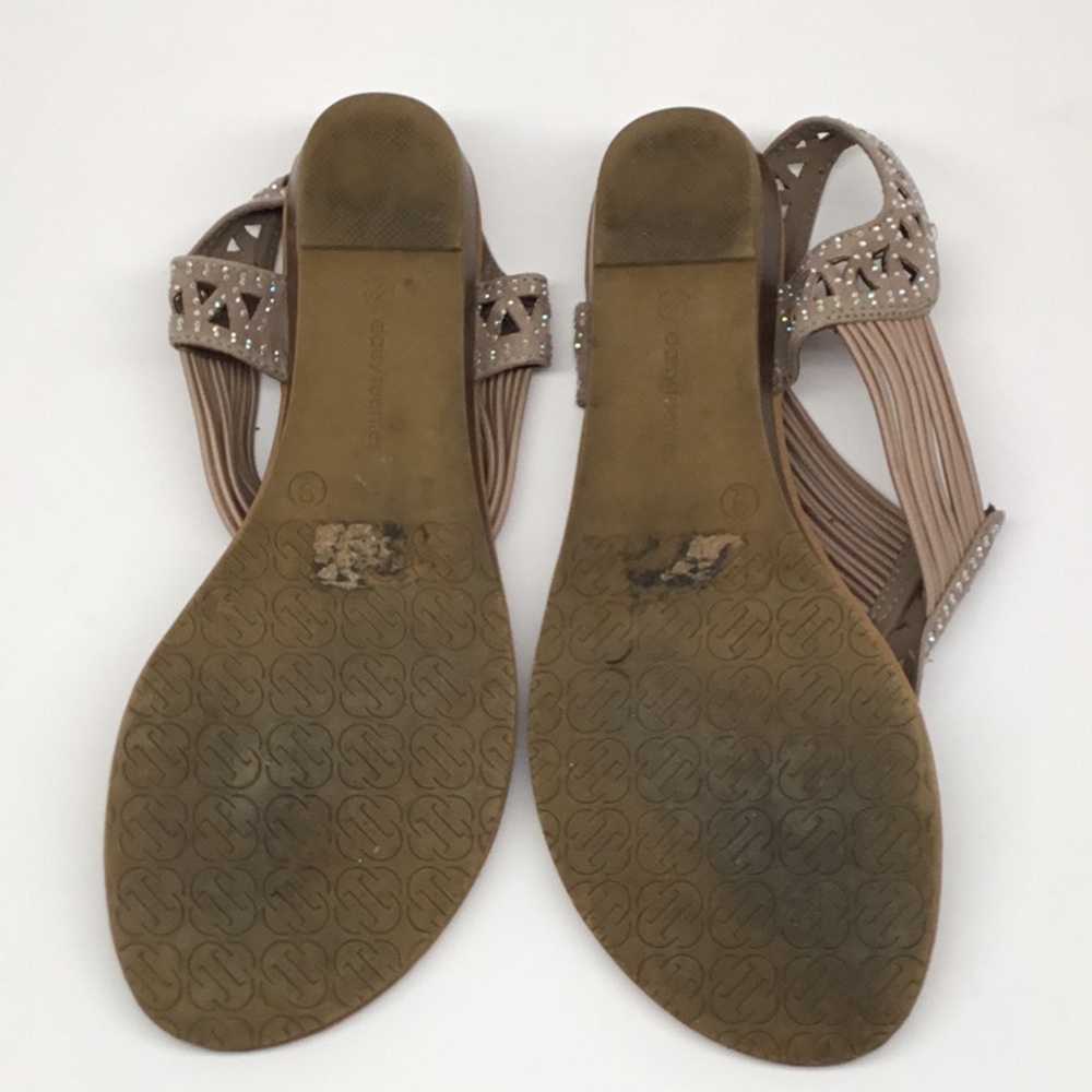 Daisy Fuentes Wedge Summer Sandals - Picture 9 of 13